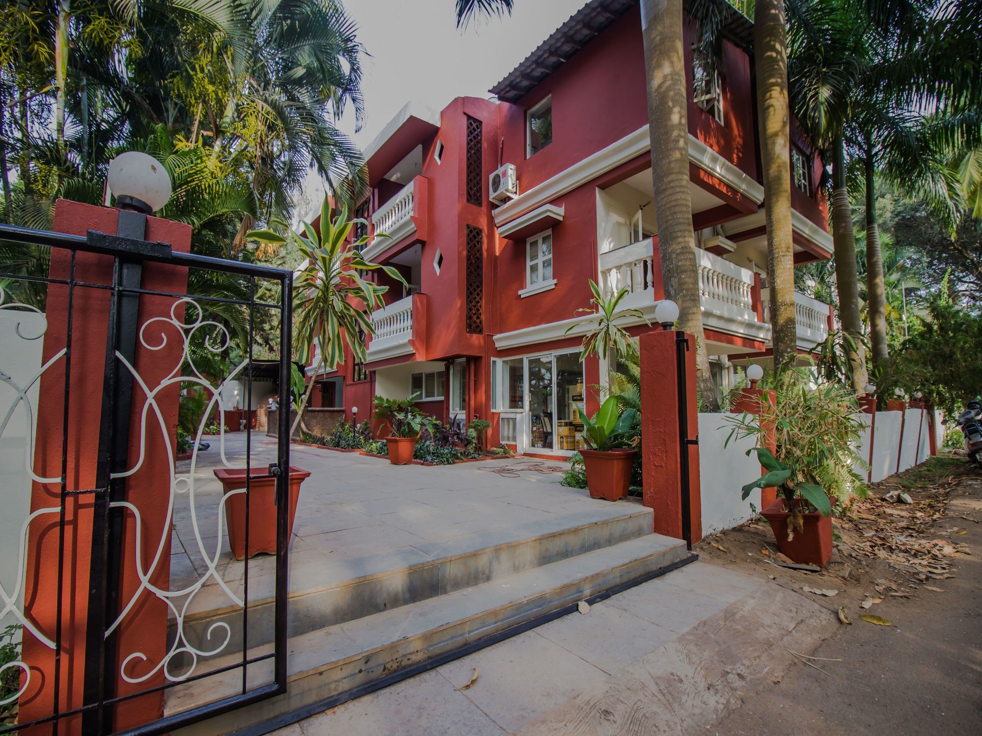 Oyo Flagship 13853 Shruti Resort Calangute Kültér fotó